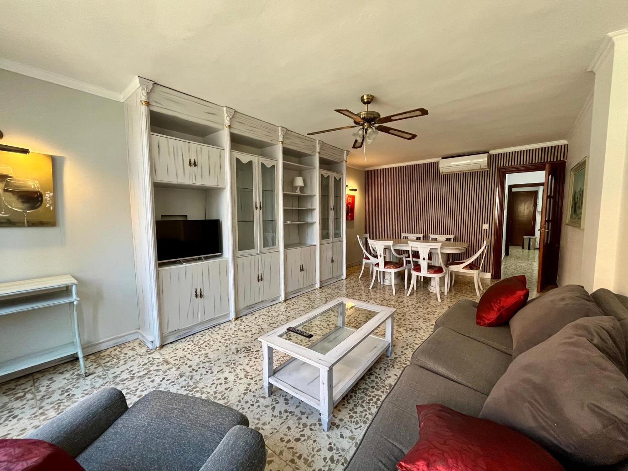 Apartamento Con Gran Terraza - *